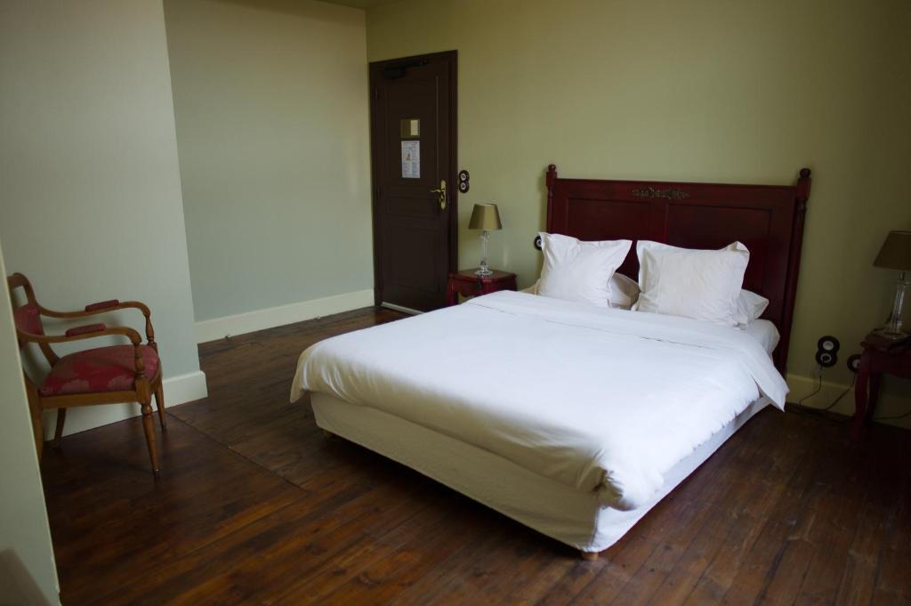 Hostellerie du Coq d'Or Jonzac Zimmer foto